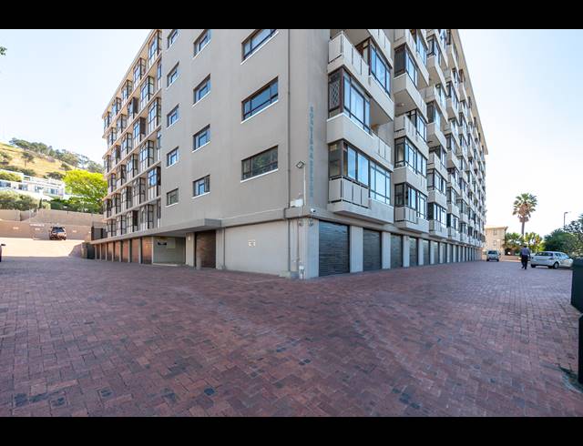 2 BEDROOM APARTMENT TO LET IN GREEN POINT